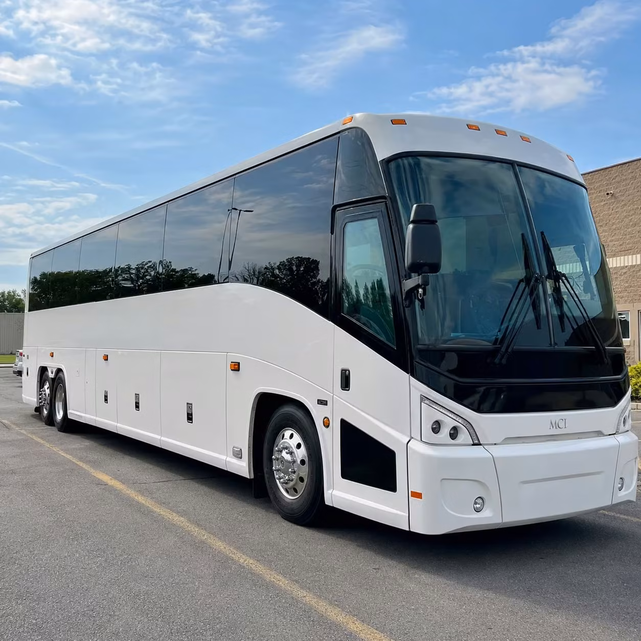 from waukee to wrigley field ankeny groups trust ankenycoachbusservice com for long distance bus rentals across the midwest