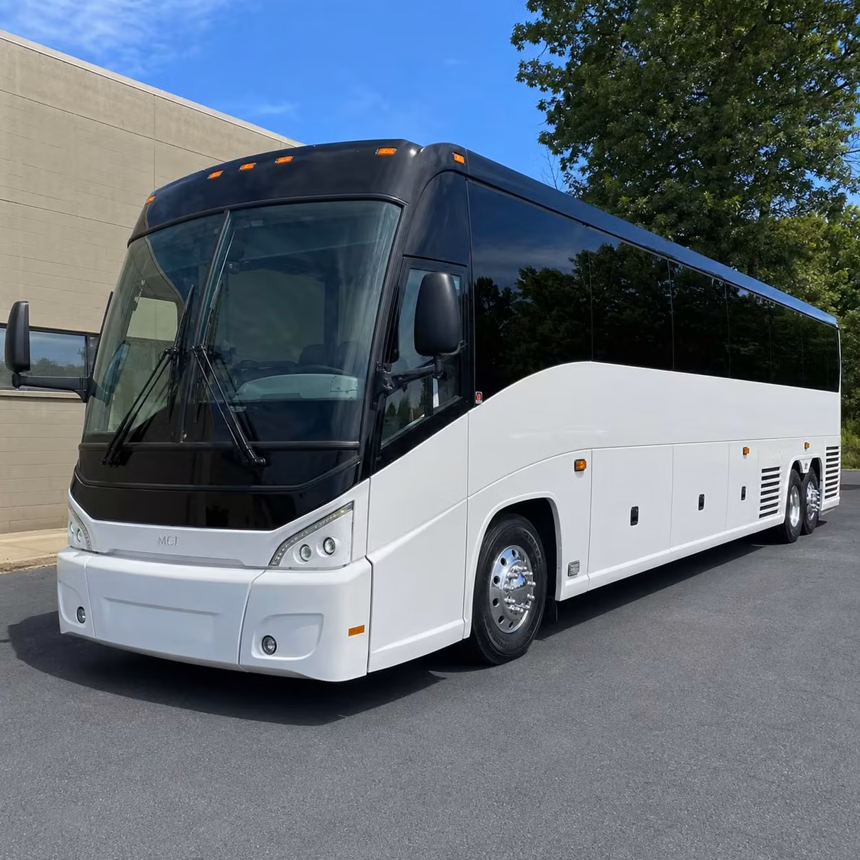 iowa national guard transportation and recruitment event shuttles in ankeny